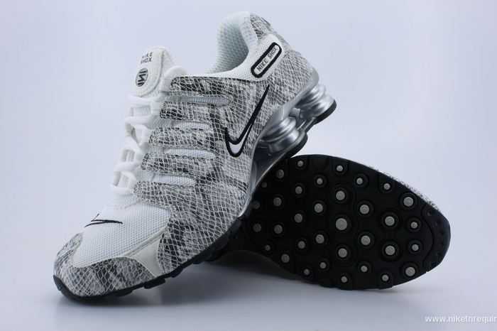 gris Nike Shox (2)